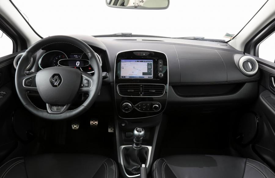 Торпедо Renault Clio Initiale Paris 2016 года  (WW) (фото 9 из 18)
